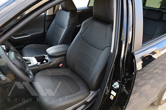 Maßgefertigte Sitzbezüge für Toyota RAV4 5 (XA50) (2018–2025), Dynamic Style