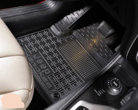 Set tappetini di gomma su misura per Jeep Cherokee KL (2014 - 2023)