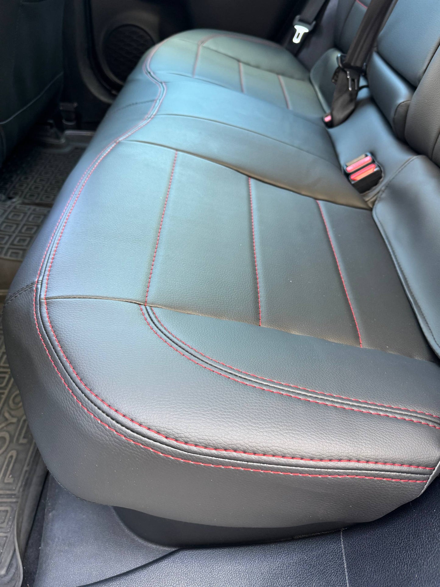Set coprisedili su misura per Toyota Prius 4 (XW50) (2016-2022), Comfort Style