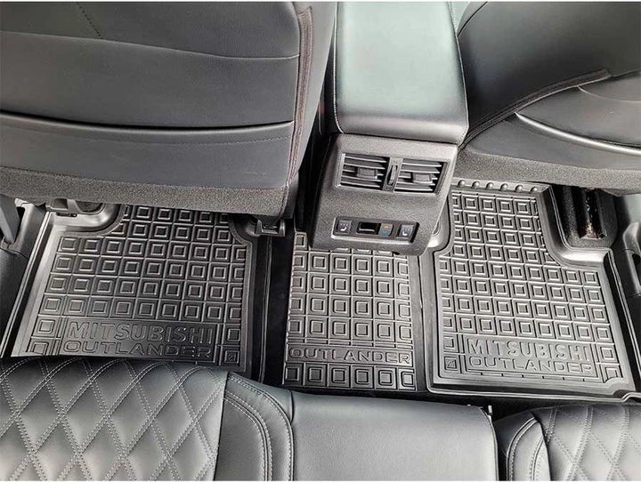 Set tappetini di gomma su misura per Mitsubishi Outlander 4 (2023-oggi)