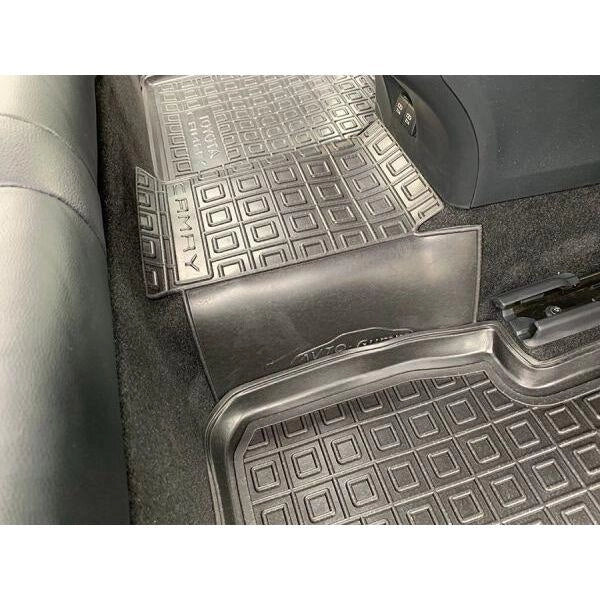 Set tappetini di gomma su misura per Toyota Camry V70 (2018-2024)