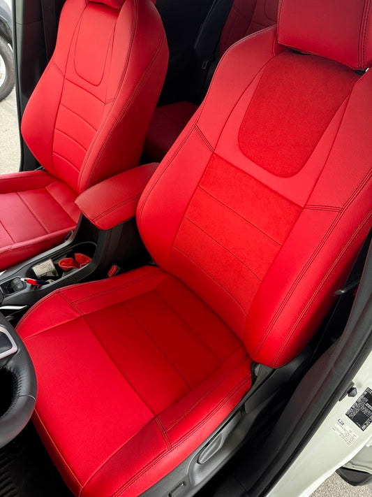 Maßgefertigte Sitzbezüge für Toyota Corolla Cross Hybrid (ab 2021), Lederoptik
