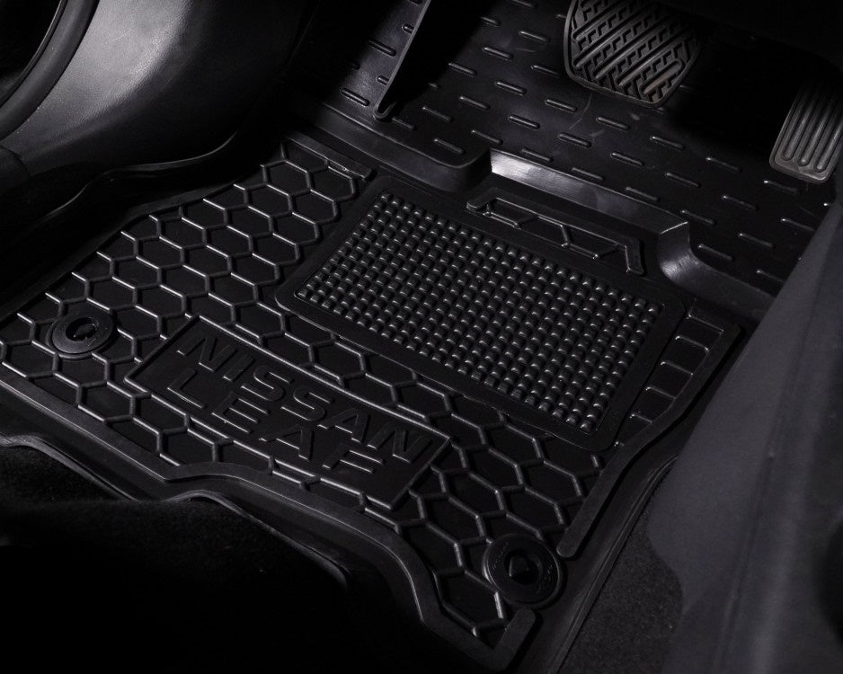 Set tappetini di gomma su misura per Nissan Leaf 1 (ZE0) (2010-2017)