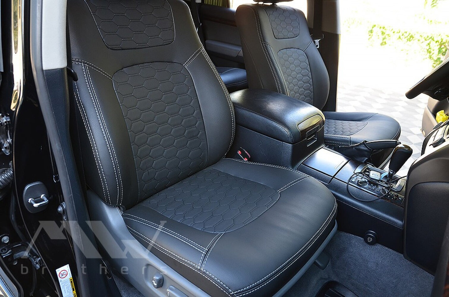 Set coprisedili su misura per Land Cruiser 200 (2007-2021), Dynamic Style