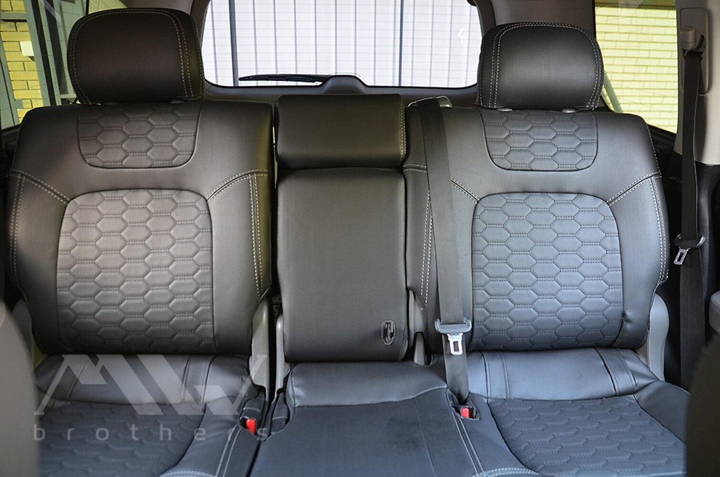 Set coprisedili su misura per Land Cruiser 200 (2007-2021), Dynamic Style