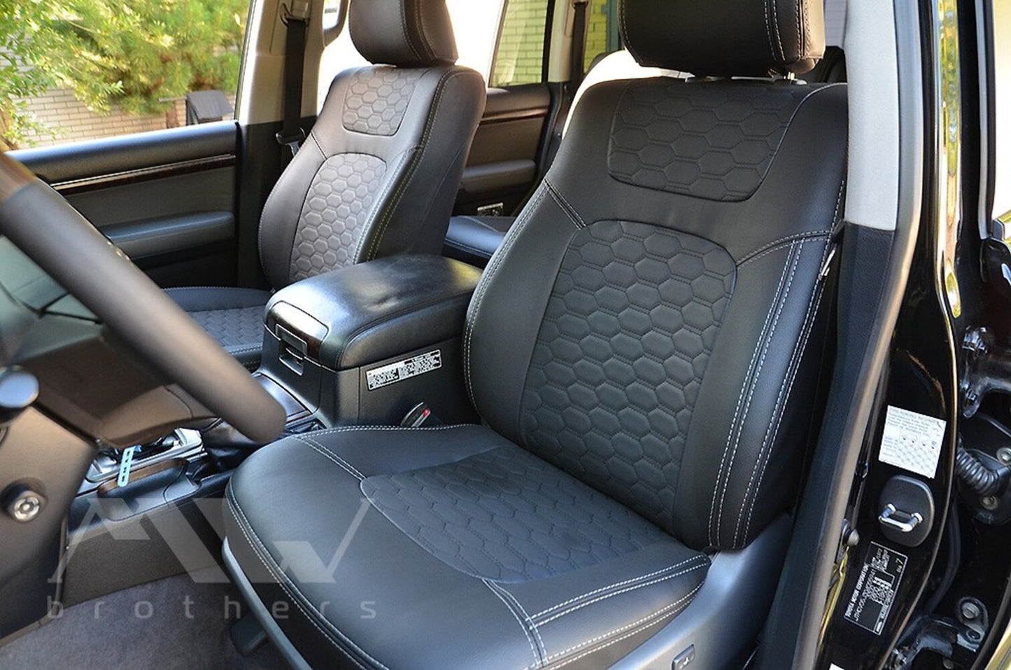 Set coprisedili su misura per Land Cruiser 200 (2007-2021), Dynamic Style