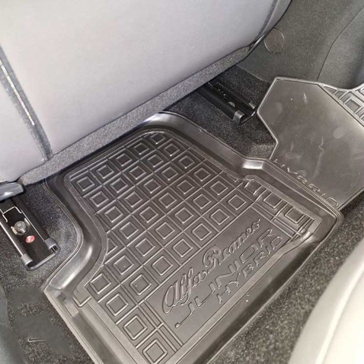 Set tappetini di gomma su misura per Alfa Romeo Junior (2024–oggi)