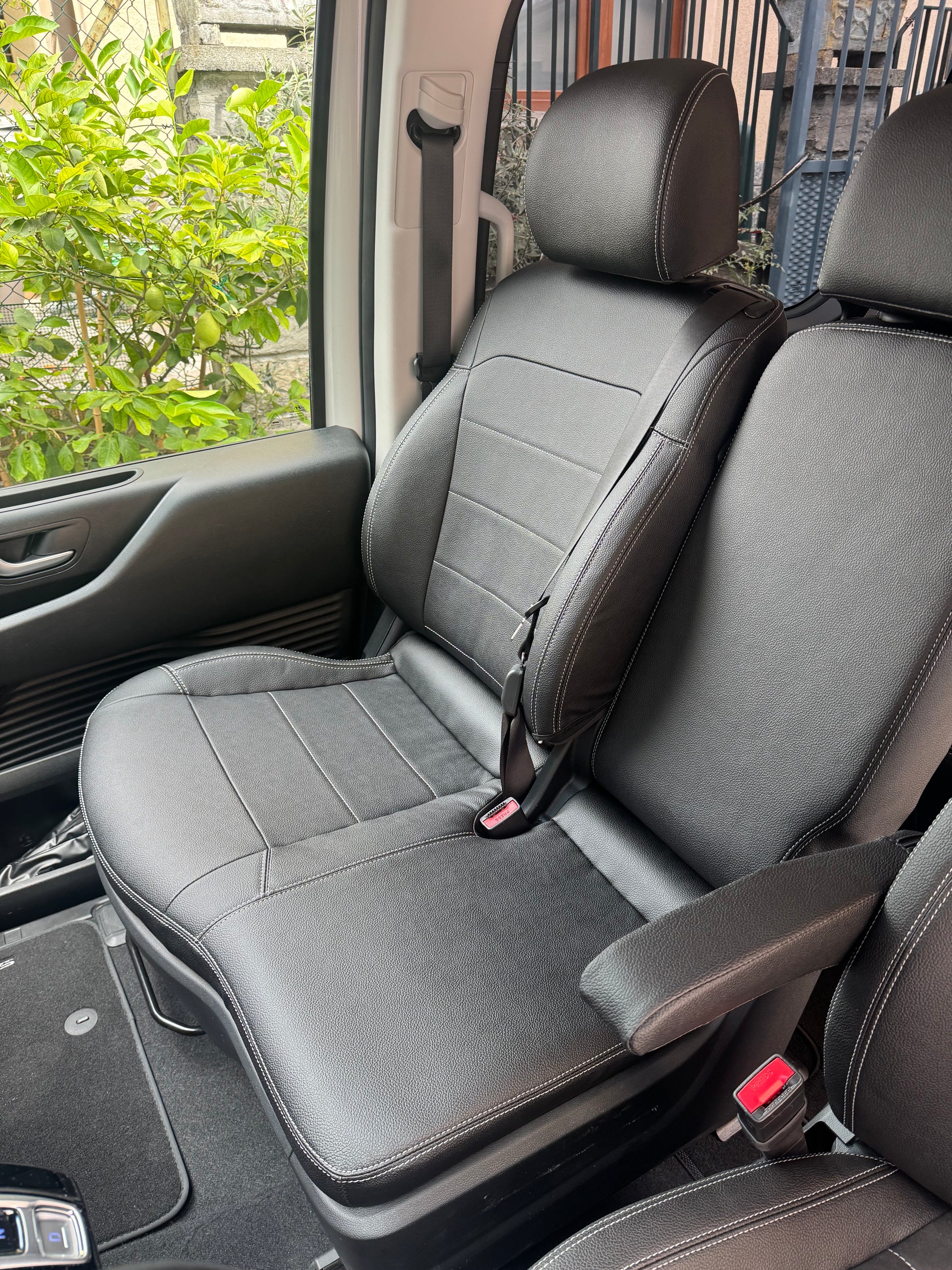 Coprisedili Dynamic Style per Hyundai Staria 2021 - dettaglio sedile anteriore