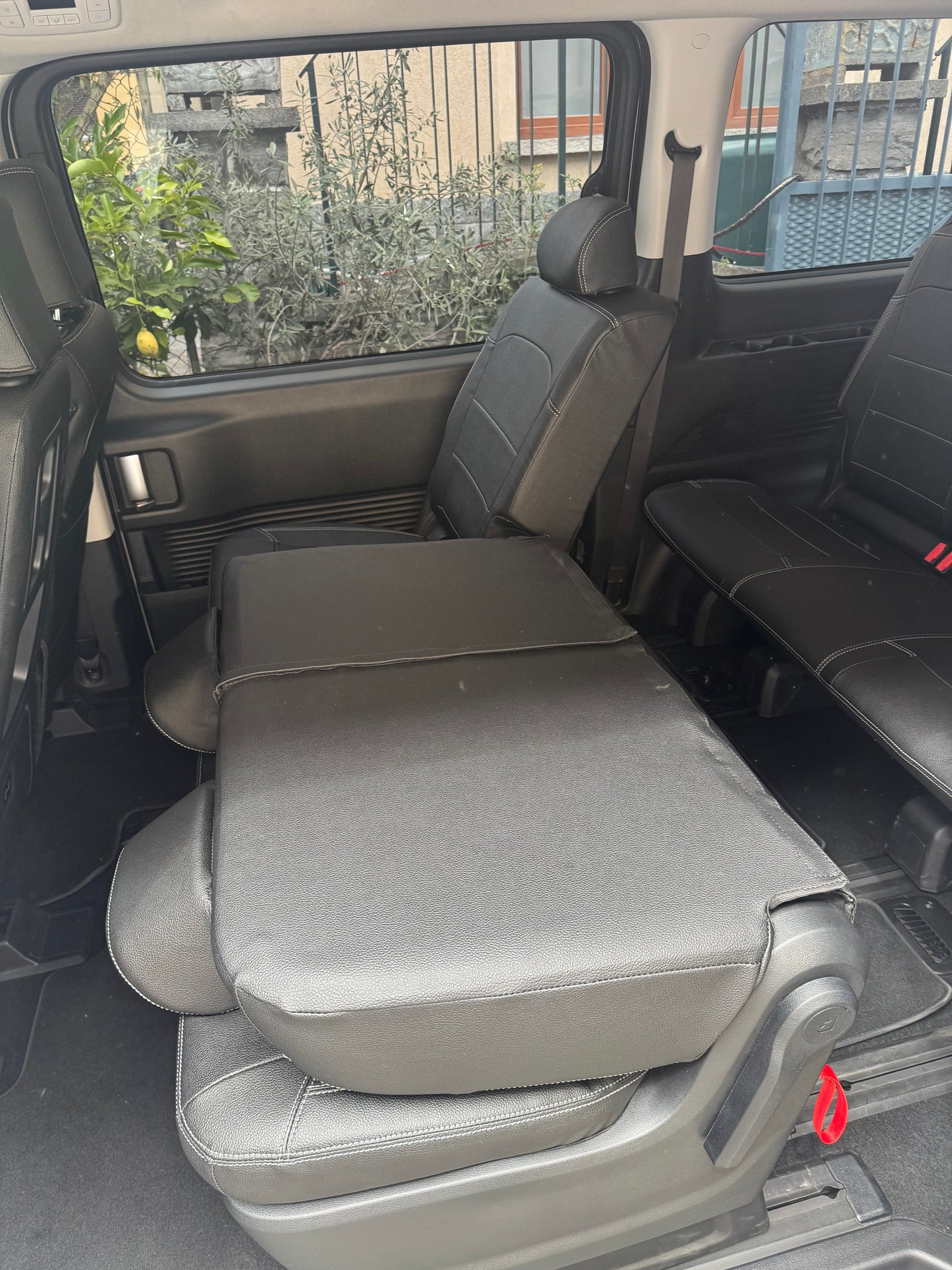 Coprisedili su misura Hyundai Staria - seconda fila di sedili