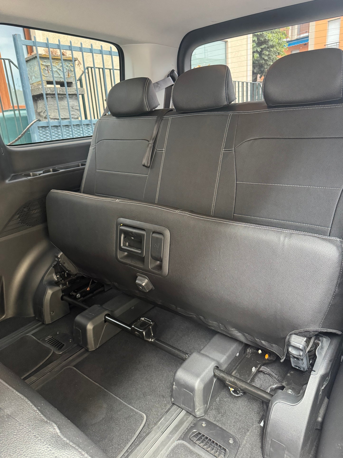 Set completo coprisedili su misura Hyundai Staria 9 posti - Autooggetti