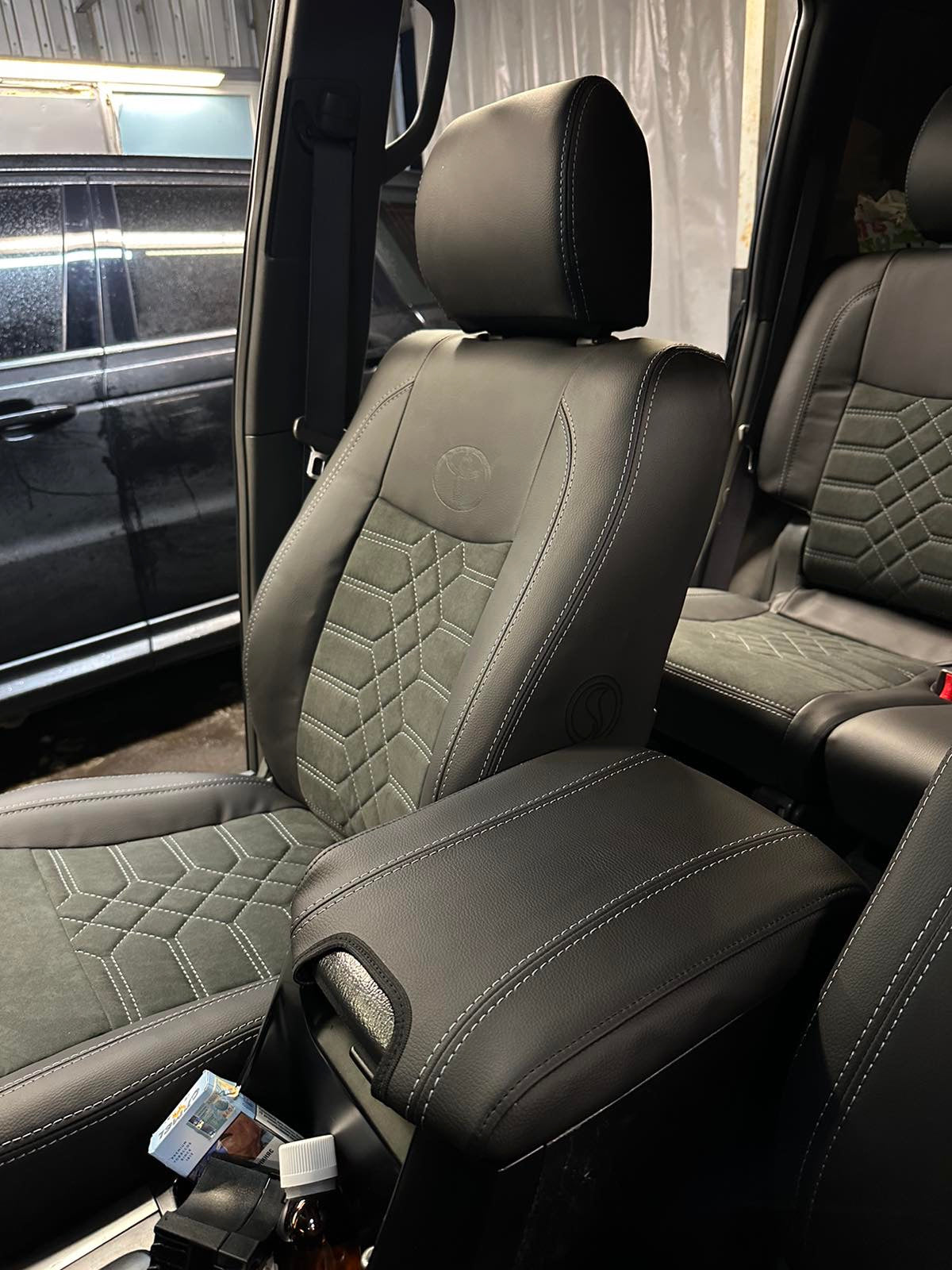 Coprisedili su misura Leather Style per Toyota Land Cruiser Prado 120 2002-2009 - ecopelle e Alcantara