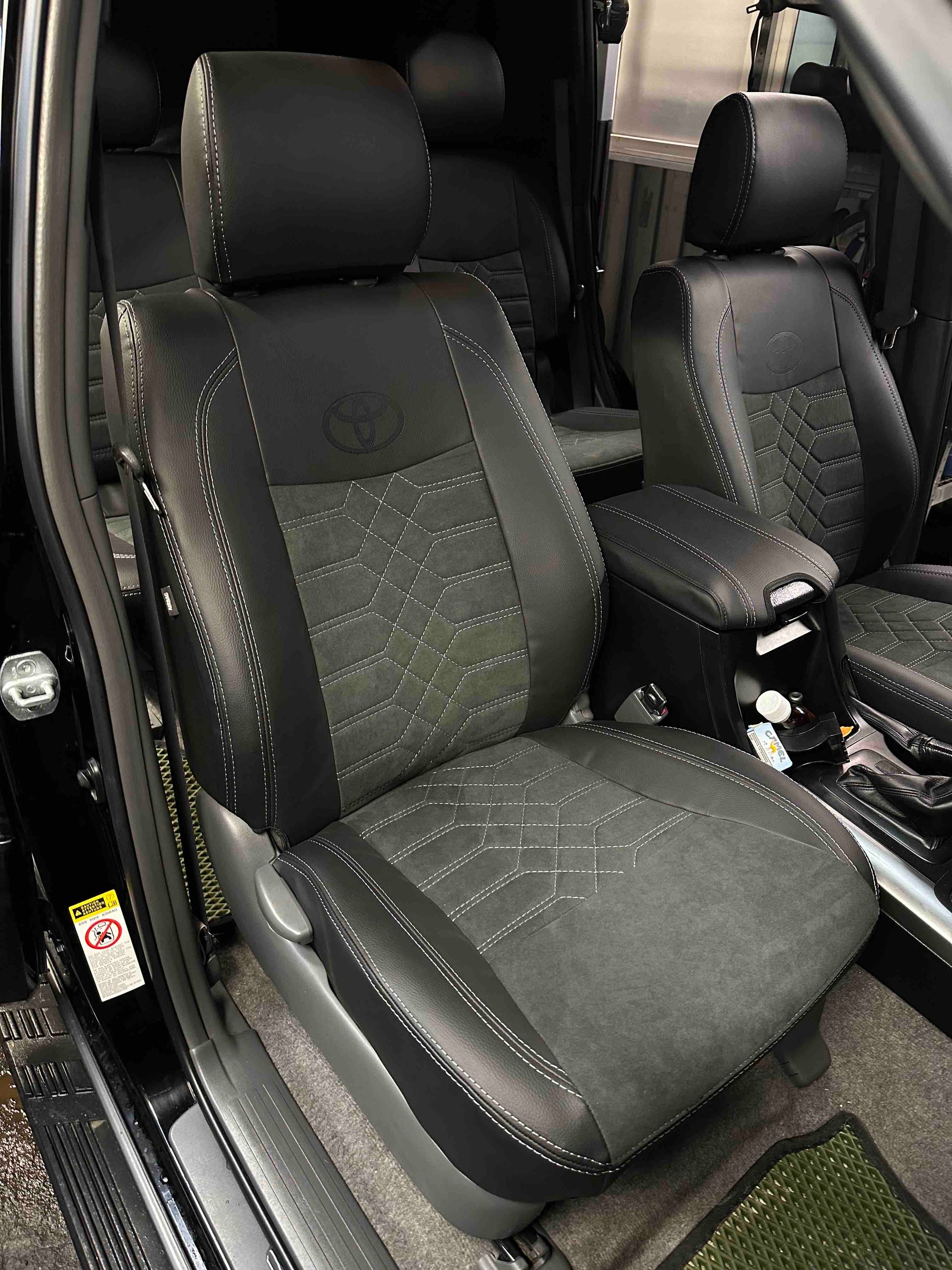 Coprisedili su misura Leather Style per Toyota Land Cruiser Prado 120 2002-2009 - ecopelle e Alcantara