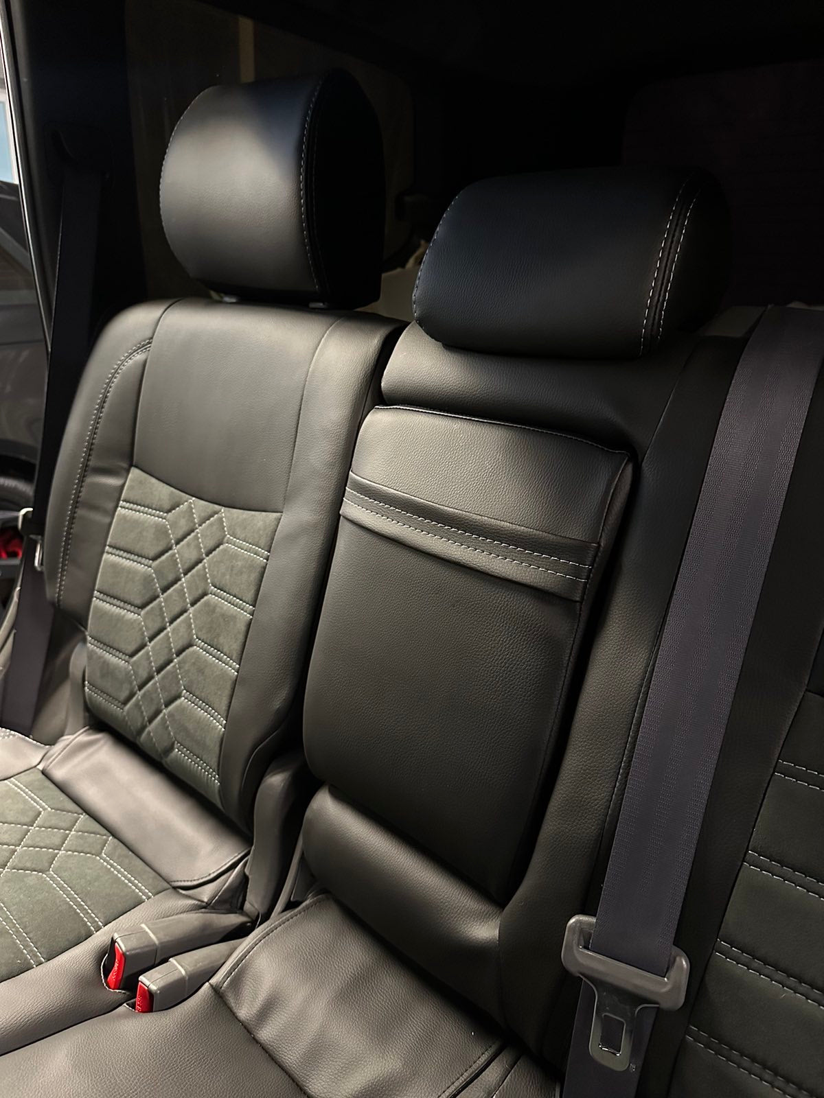 Coprisedili su misura Leather Style per Toyota Land Cruiser Prado 120 2002-2009 - ecopelle e Alcantara