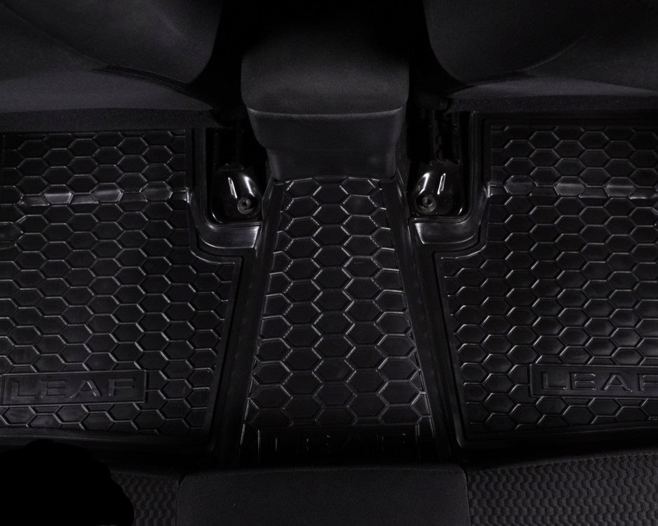 Set tappetini di gomma su misura per Nissan Leaf 1 (ZE0) (2010-2017)