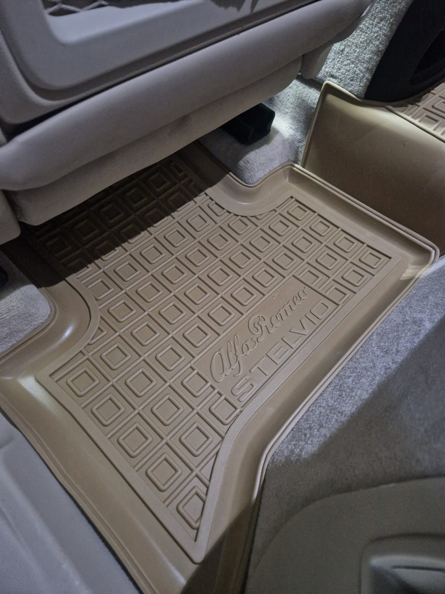 Set tappetini di gomma su musira per Alfa Romeo Stelvio (2017-oggi)