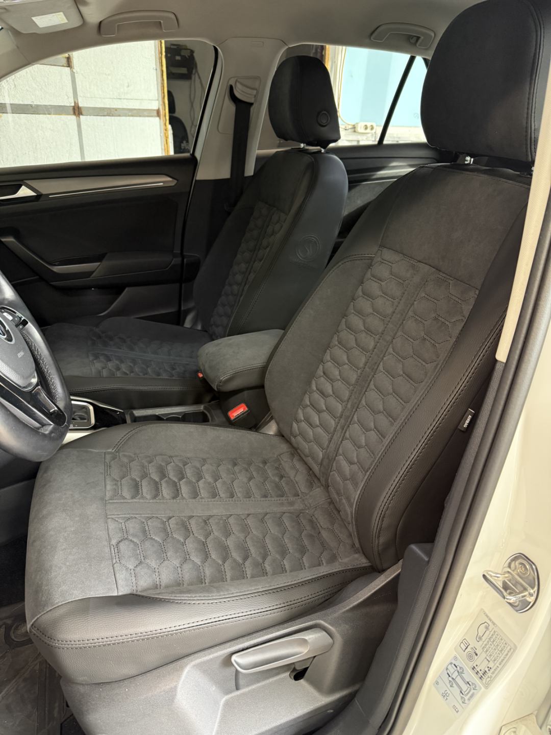 Set coprisedili su misura per Volkswagen T-Roc (2017-2025), Leather Style